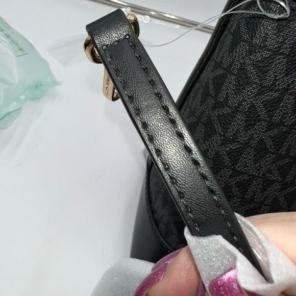 Michael Kors Mercer Small Drawstring Bucket Bag - Picture 3 of 15